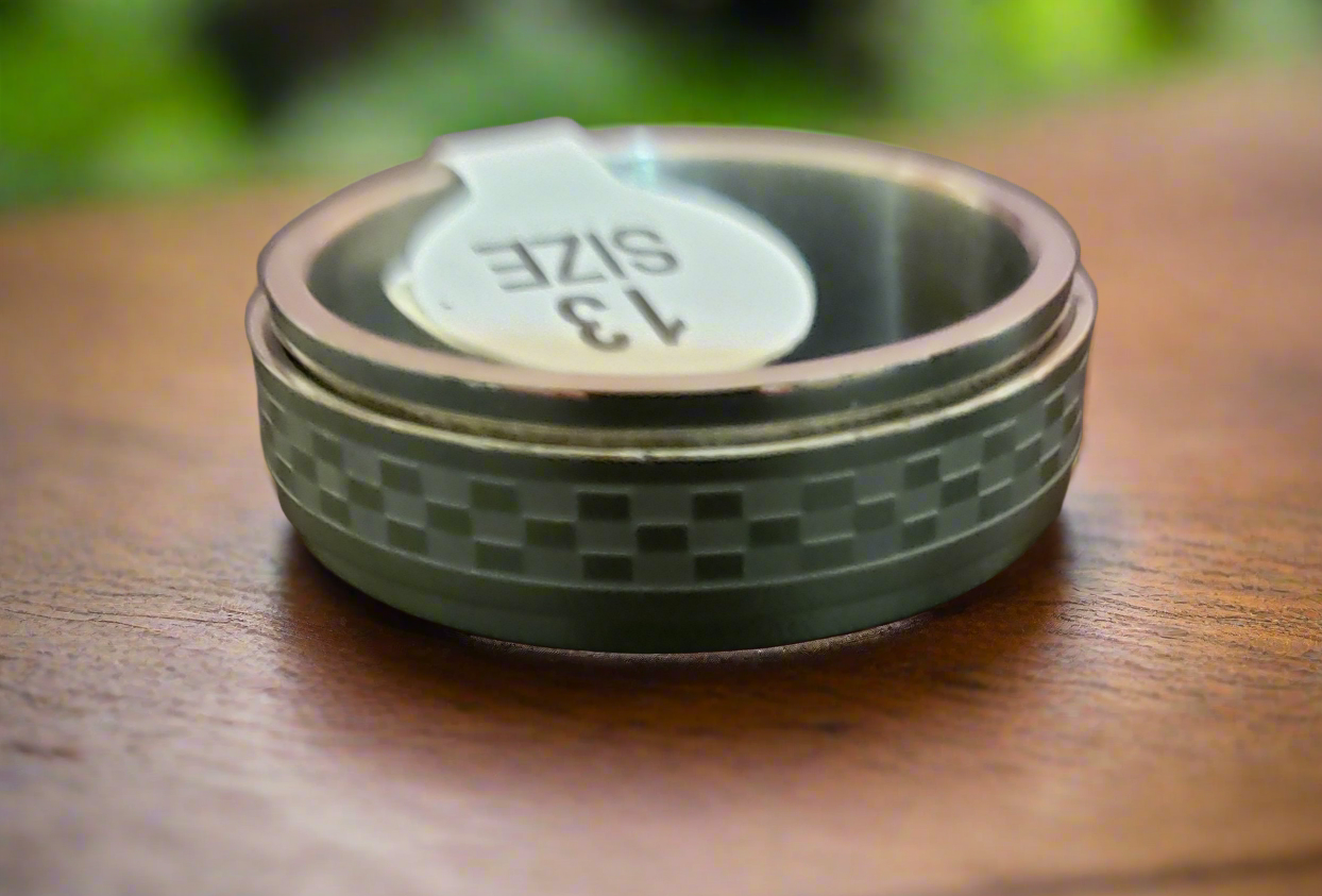 Spinner Ring Race Flag Checkers