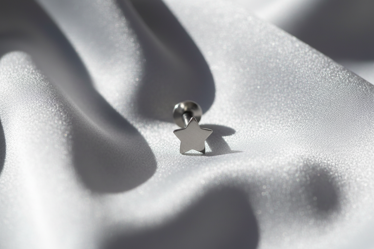 Internally Threaded Lucky Star Labret Lip Ring in 316l stainless steel.