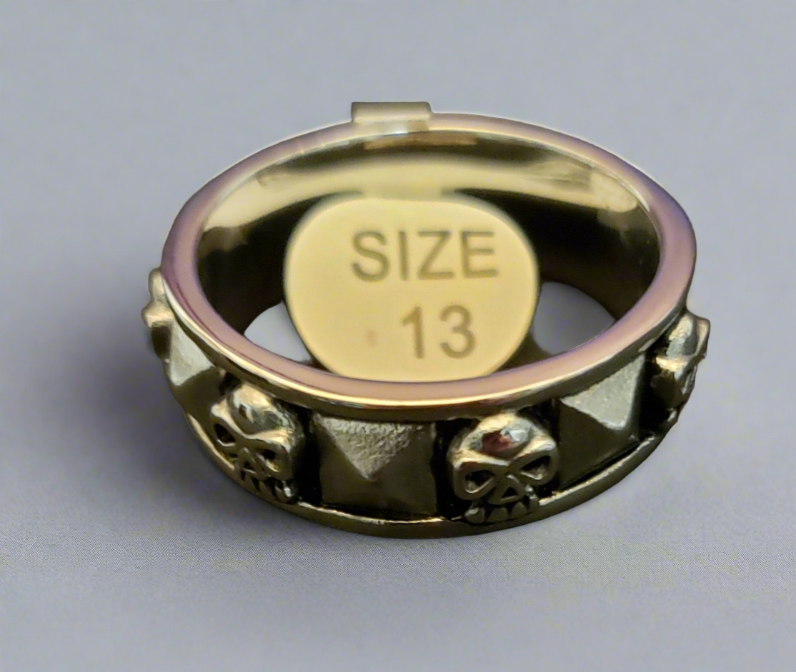 Mens Skulls with Pyramids Steel Ring