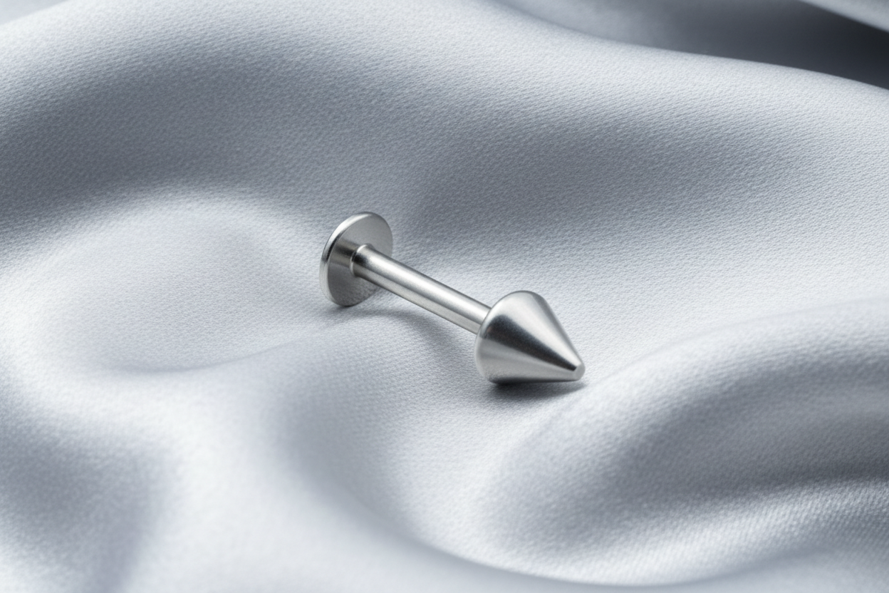 Steel Spike Labret Lip Ring in 316l stainless steel.