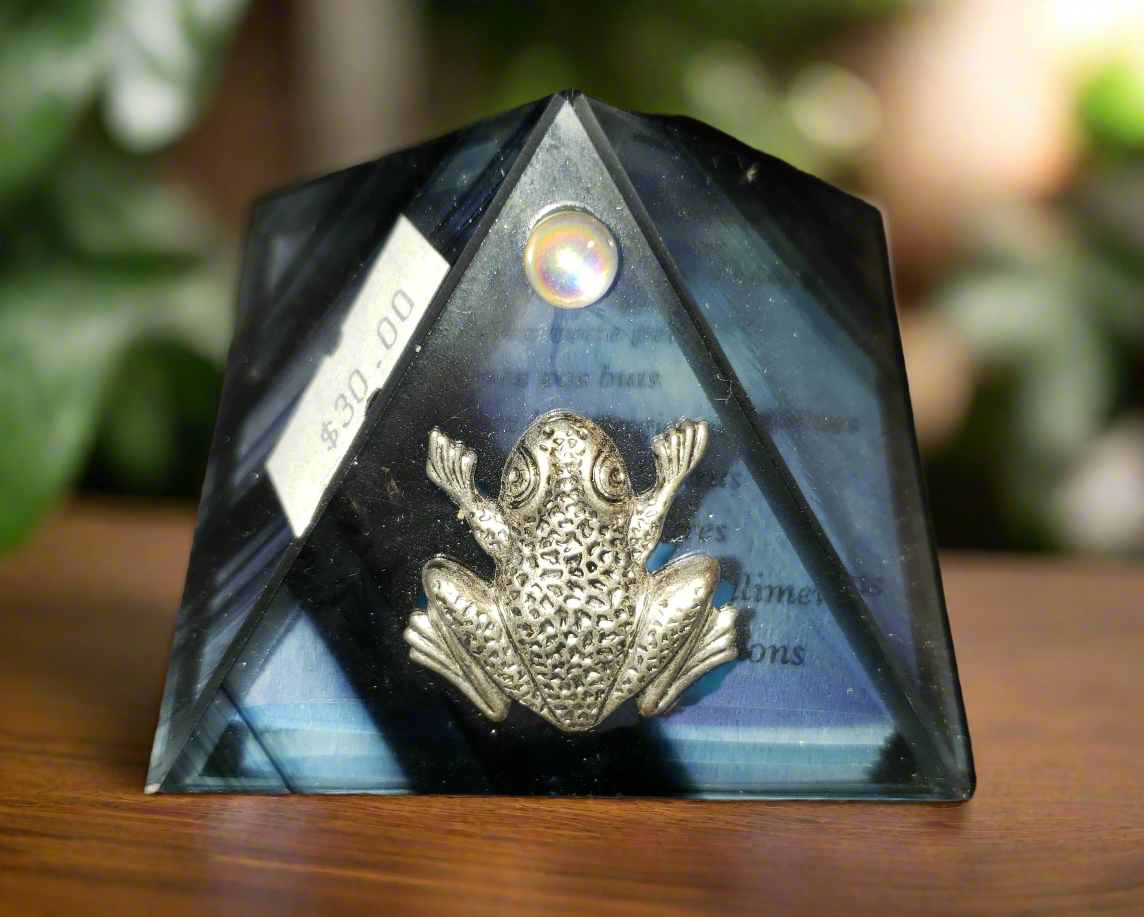 Glass Mini Pyramid with Frog